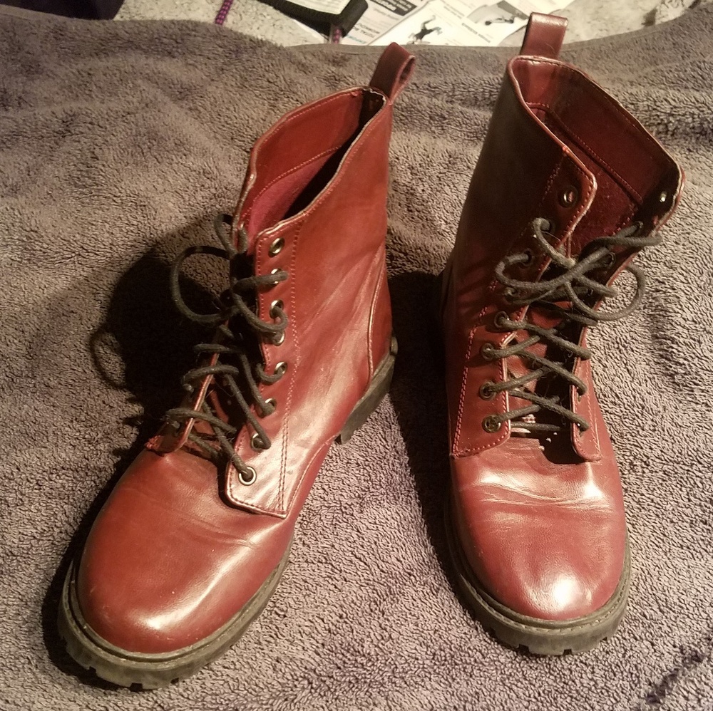 🍷 Combat Boots in Wine Color 🍷